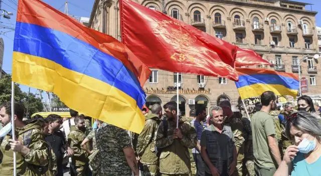 Conflito entre a Arménia e o Azerbaijão em Nagorno Karabakh já matou pelo menos 84 pessoas