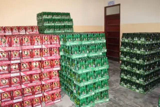 AT apreende 60 mil caixas de bebidas alcoólicas