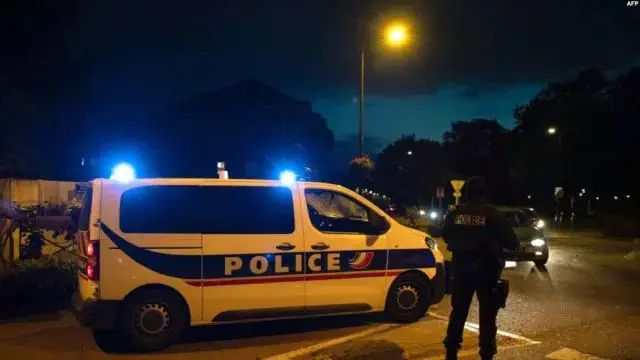 Autoridades francesas investigam como terrorismo decapitação de professor em Paris