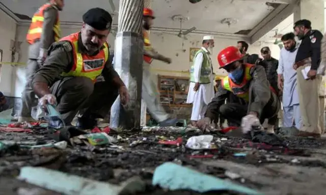 Explosão mata sete crianças e deixa 70 feridos no Paquistão