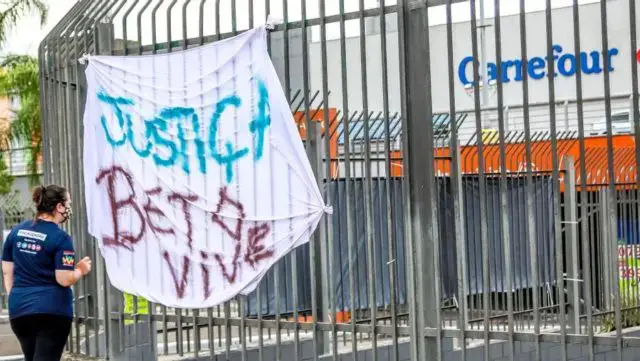 Brasil Homem negro foi espancado até à morte