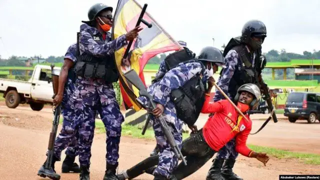 Polícia no Uganda confirma a morte de 37 pessoas em manifestações anti-governamentais