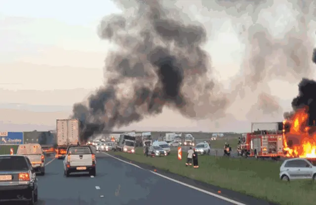 Ramaphosa condena violência contra camionistas imigrantes