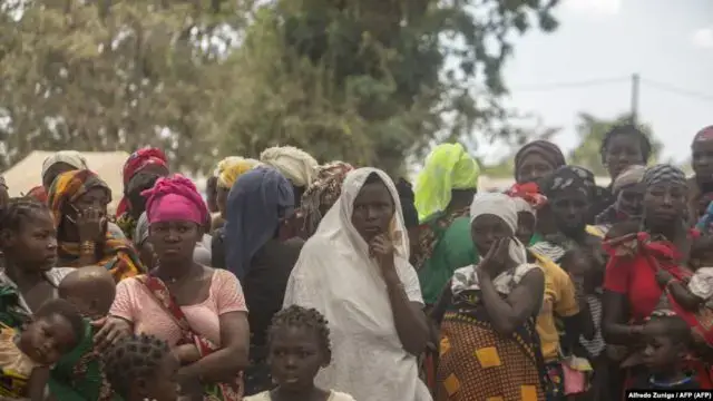 Crianças deslocadas em Cabo Delgado pedem paz em almoço com Isaura Nyusi
