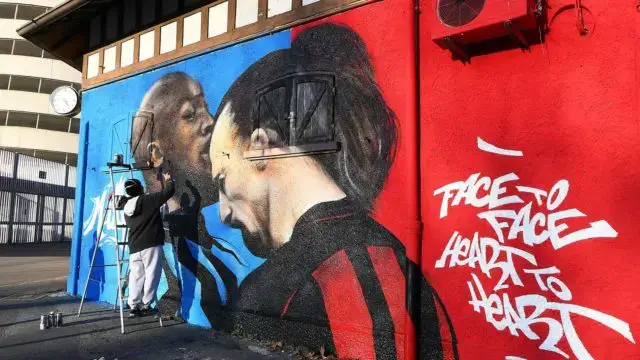 Choque entre Lukaku e Ibrahimovic eternizado em San Siro