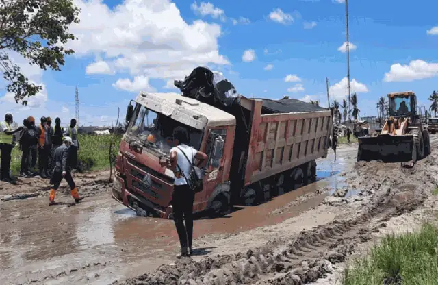 É um martírio conduzir na Rua Hruss Gomes