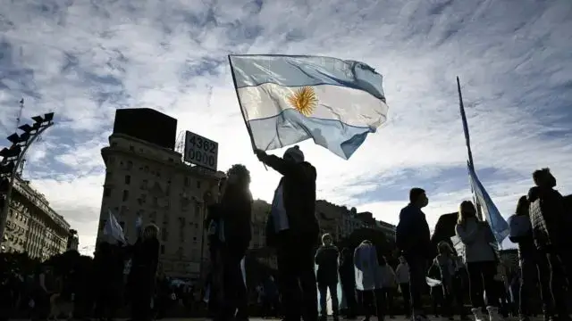 Três dias de luto na Argentina pela morte do ex-Presidente Carlos Menem