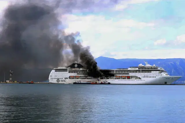 Fire breaks out on a cruiseship tied for winter at Corfu port