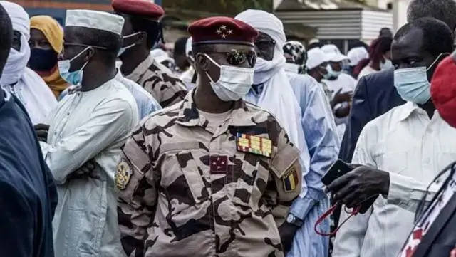 Filho de Idriss Déby vai liderar conselho militar que assume o poder no Chade