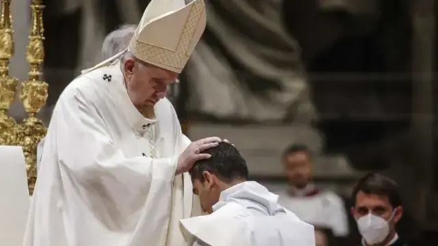 Papa apela aos novos padres que se afastem da vaidade orgulho e do dinheiro