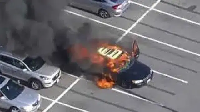 EUA, Carro arde após condutor usar desinfetante com cigarro na mão