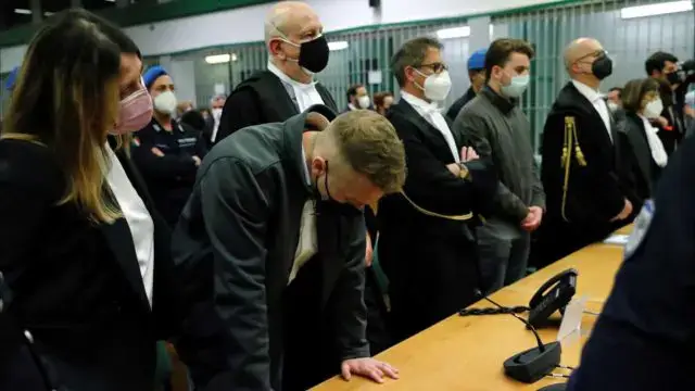 Estudantes americanos condenados a perpétua pela morte dum polícia italiano