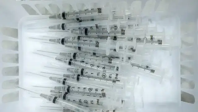 FMI quer que 500 milhões de doses de vacinas em excesso vão para África