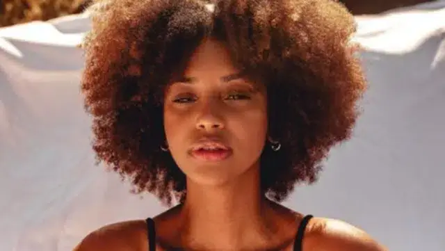 Modelo morre atingida por bala perdida em confrontos entre polícias e traficantes no Rio de Janeiro