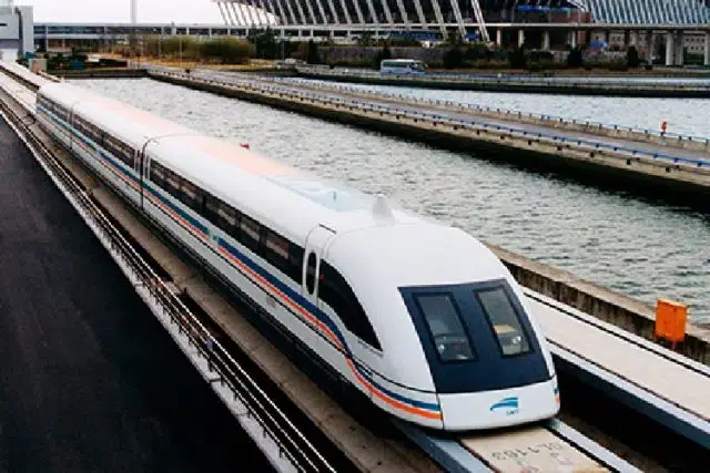 China estreiou o seu novo comboio mais rápido do mundo