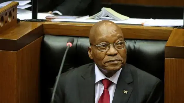 Jacob Zuma entregou-se às autoridades para cumprir pena de prisão