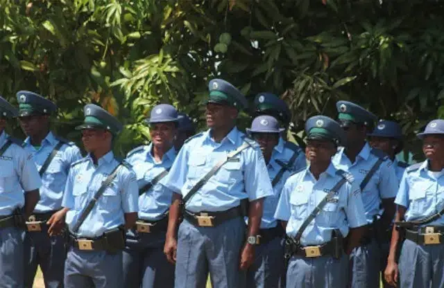 Polícia deteve 48 pessoas numa festa de aniversário clandestina em Magoanine