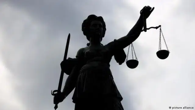 Juiz presidente do Tribunal Constitucional de Angola demite-se por inconcordância da Constituição