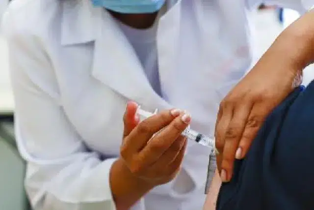 Moradores de rua foram vacinados contra covid-19 na África do Sul