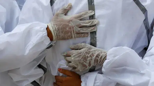 Médicos indianos preocupados com febre misteriosa que mata dezenas de crianças