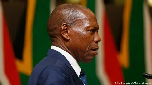 Partidos da oposição exigem devolução de fundos desviados na Saúde na RSA