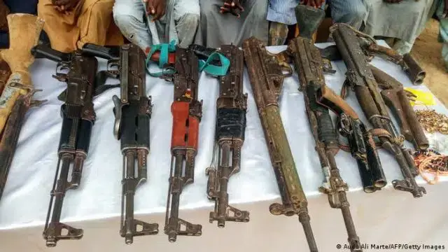 Quase 6.000 insurgentes renderam-se ao exército na Nigéria