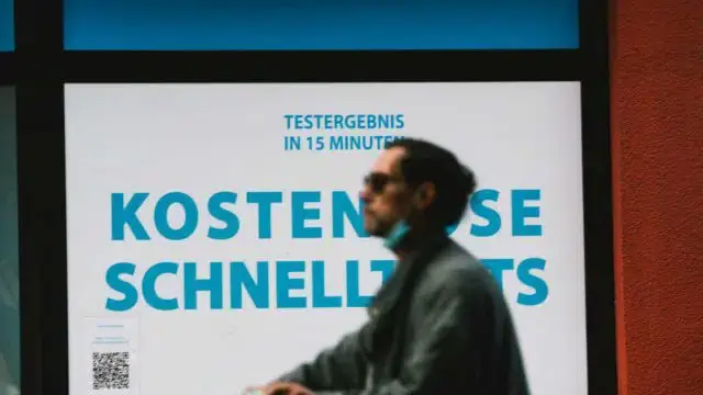 Alemanha reporta mais 8.854 casos e 65 mortes por Covid-19