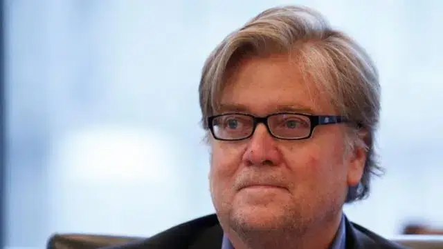 Ex-conselheiro de Trump ficou sem passaporte após desrespeitar autoridades nos EUA