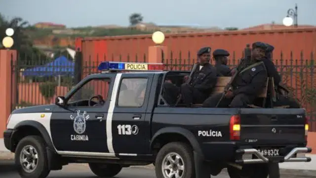 Médico foi detido por falsificar cartões de vacinas contra a covid-19 em Angola