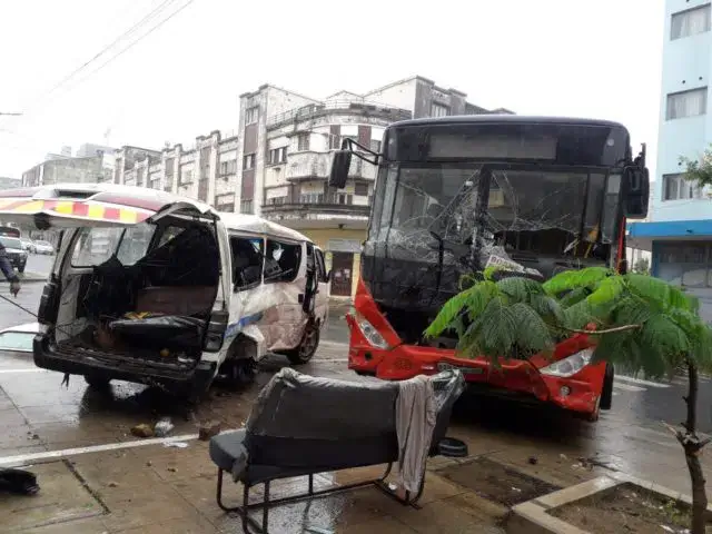 Cerca de 11 pessoas contraíram ferimentos após acidente de viação no Alto Maé