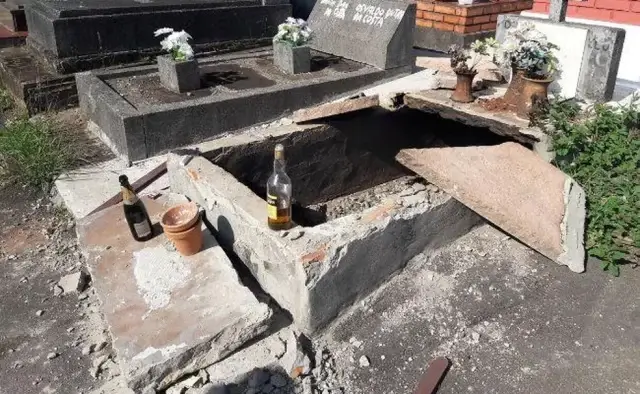 Desconhecidos vandalizam túmulos