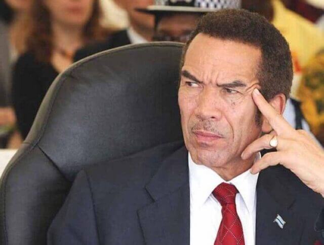 Botswana Tribunal emite mandato de prisão contra ex-presidente Ian Khama