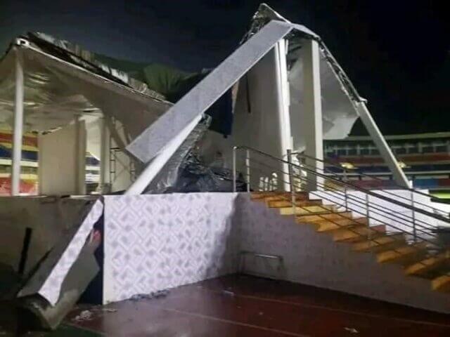 Congo- Palco onde o papa vai discursar desabou