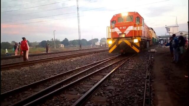 Comboio dos CFM descarrila e fere uma pessoa em Malhampsene