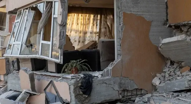 Número de mortos na Turquia sobe para 43.556