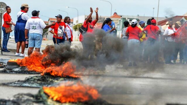 Acordo põe fim a greve de funcionários públicos da saúde na África do Sul