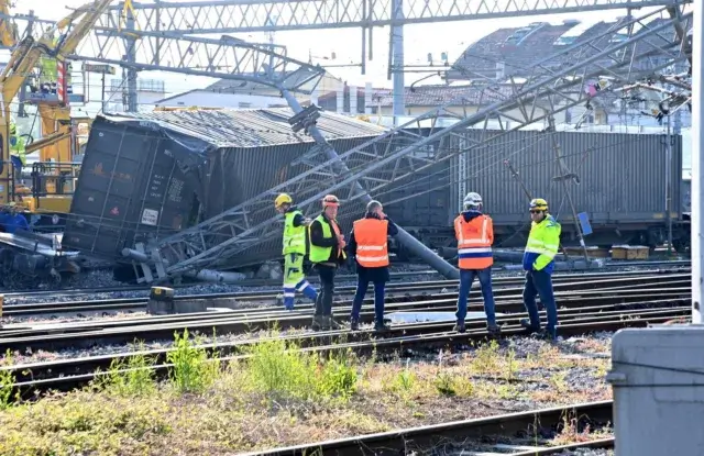 Caos nas ligações ferroviárias após descarrilamento de comboio em Florença