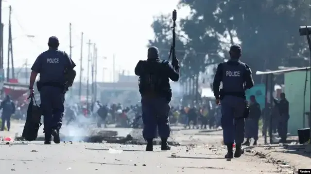 Greve de taxistas deixa dois mortos na Cidade do Cabo