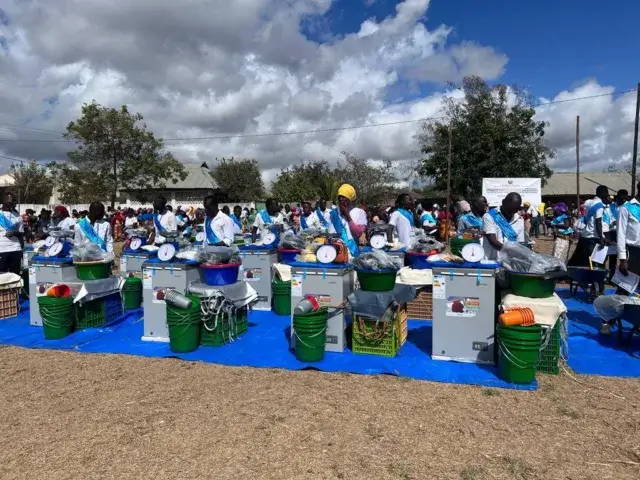 Mais de 800 jovens recebem 'kits' de auto-emprego em Cabo Delgado