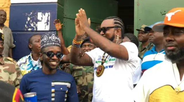 Serra Leoa indulta rapper crítico do Governo