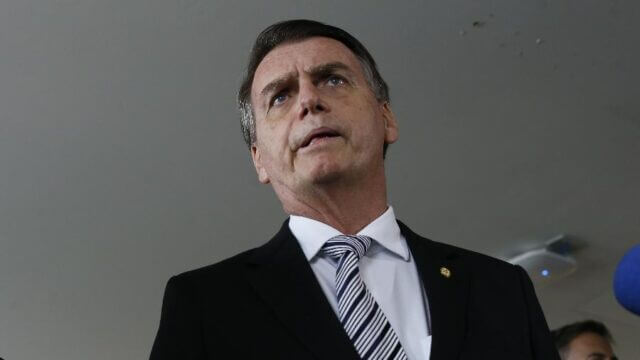 Bolsonaro chama apoiantes para manifestação em 25 de fevereiro