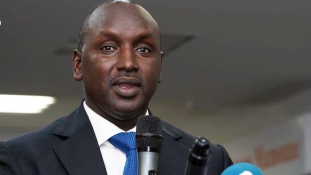 Candidato retira-se e insta ao voto num candidato antissistema no Senegal