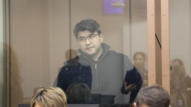 Ex-ministro do Cazaquistão admite espancamento fatal da esposa