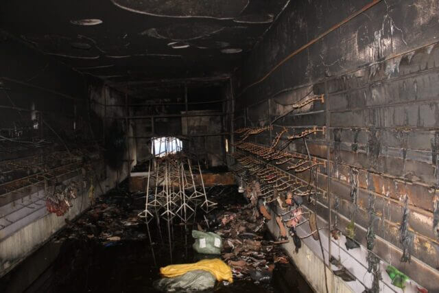 Incêndio devastador destrói loja e armazém no mercado feira de Chimoio