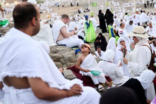 Peregrinação anual em Meca resulta em dezanove mortes