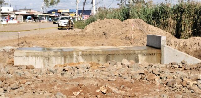 Viaduto em construção na estrada Machava Km 15-Nkobe para melhorar escoamento de água