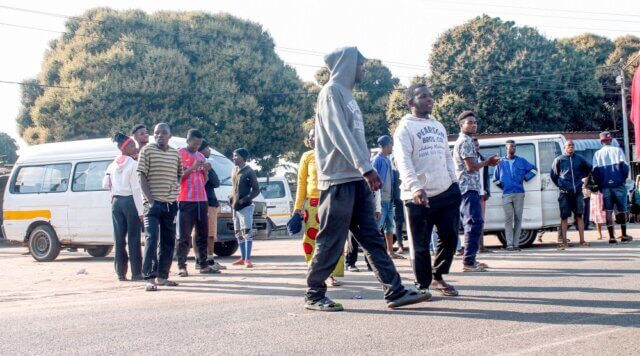 Chapeiros interrompem serviços em protesto contra alegado aumento de portagens na Matola