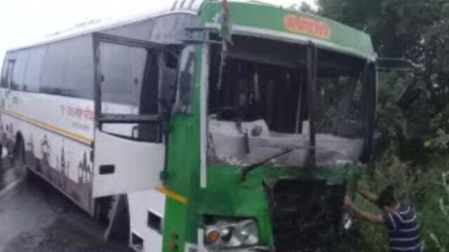 Acidente de autocarro na Índia deixa pelo menos 17 mortos e 16 feridos