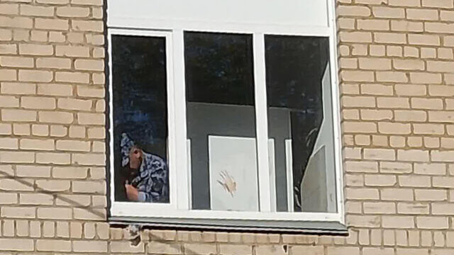 Aluno de 13 anos na Rússia ataca colegas e professor com martelo