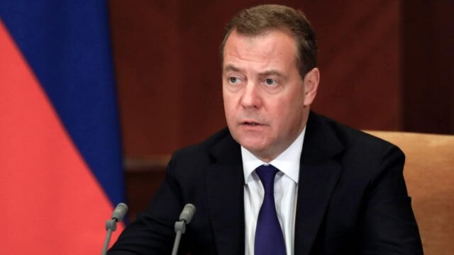 Ex-Presidente russo Dmitry Medvedev ameaça Reino Unido com mísseis hipersónicos